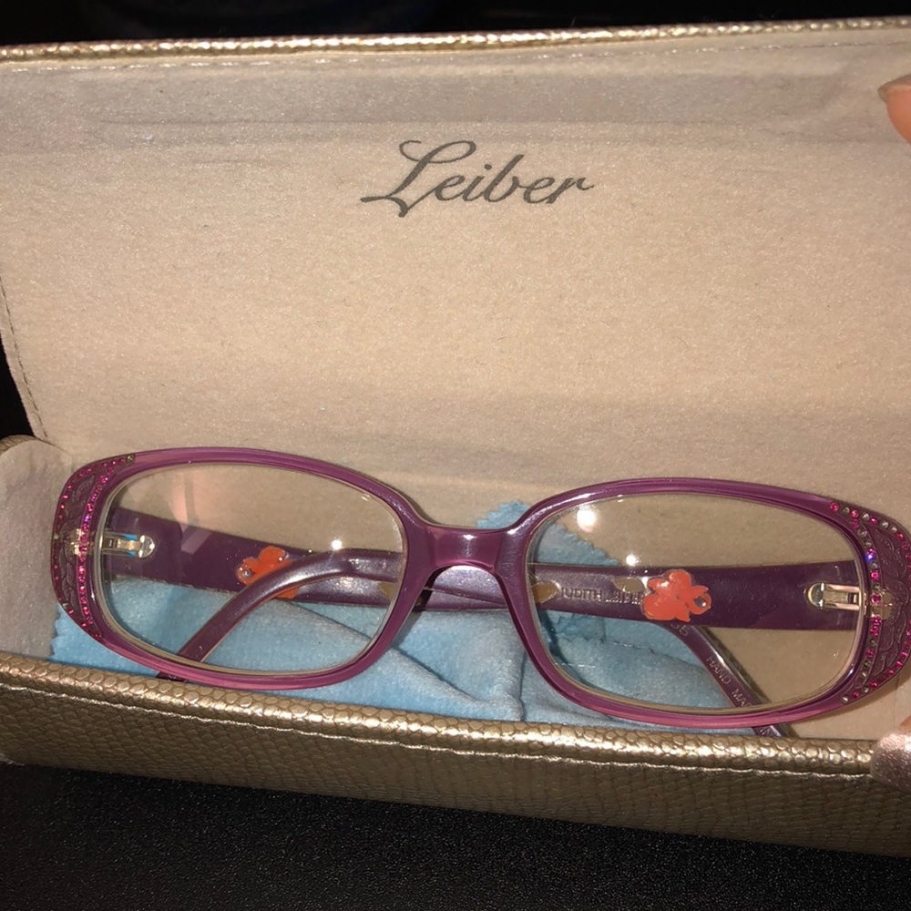 Beautiful Judith Leiber glasses!